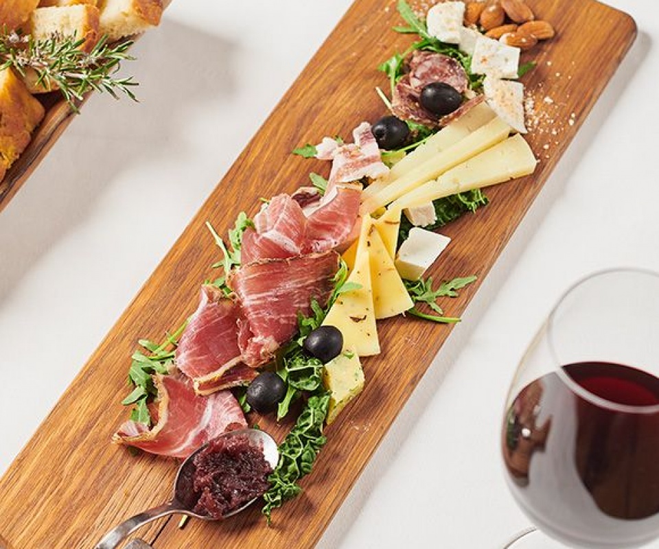 Nullam eleifend laoreet